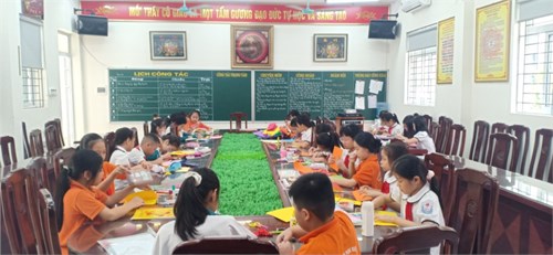 Liên đội tiểu học Kiêu Kỵ tổ chức cuộc thi thiết kế Bưu thiếp tới học sinh chào mừng ngày nhà giáo Việt Nam 20-11